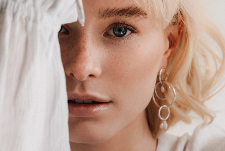 Sleek Sophistication: The Artistry of Modern Jewelry Design